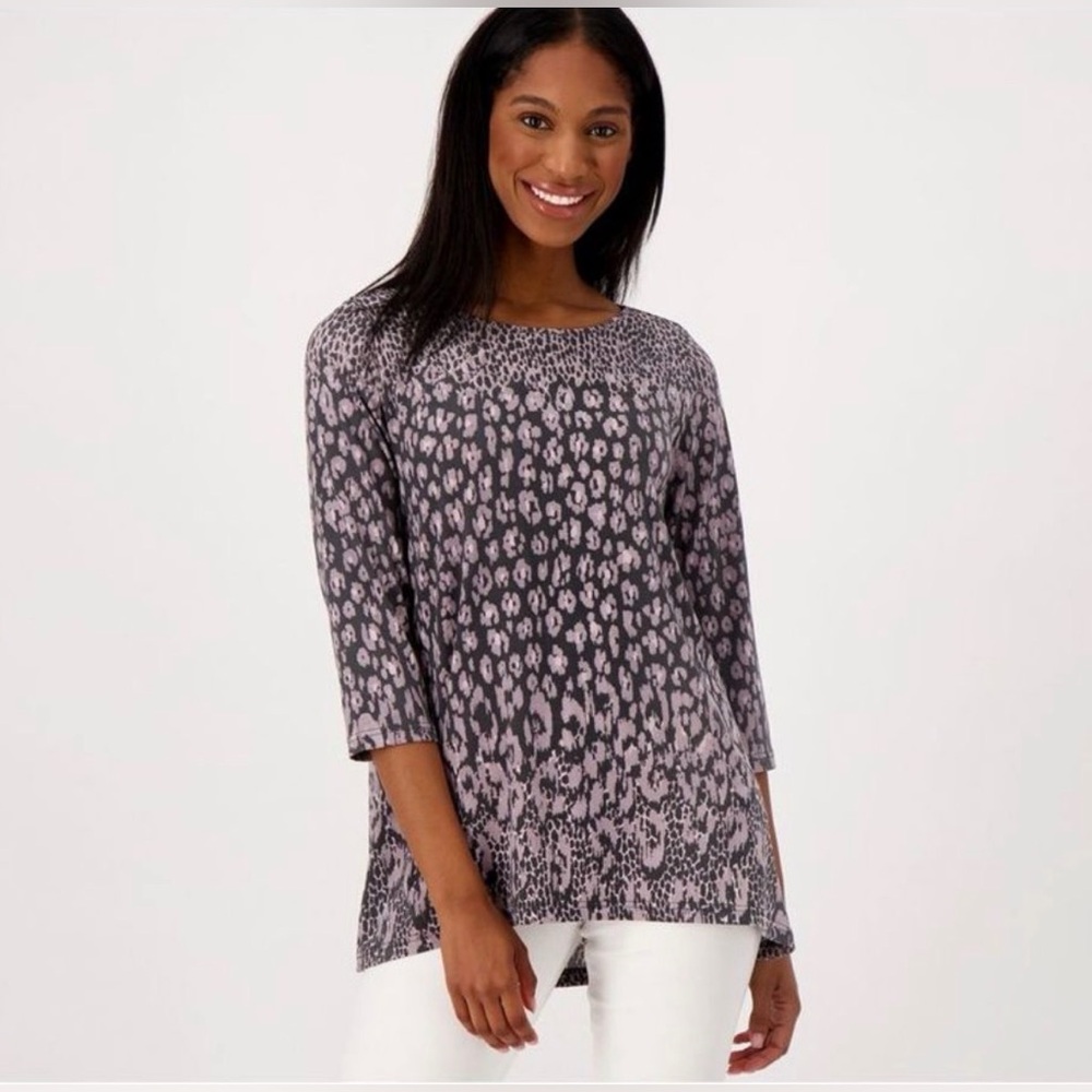 BELLE BY KIM GRAVEL, WOMENS GREY, ANIMAL PRINT TUNIC TOP. SIZE XL
